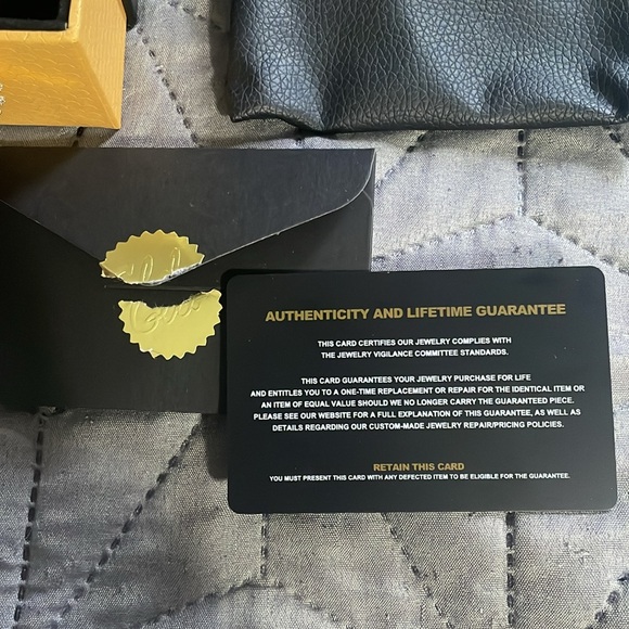 Gld women’s chain - Picture 2 of 3